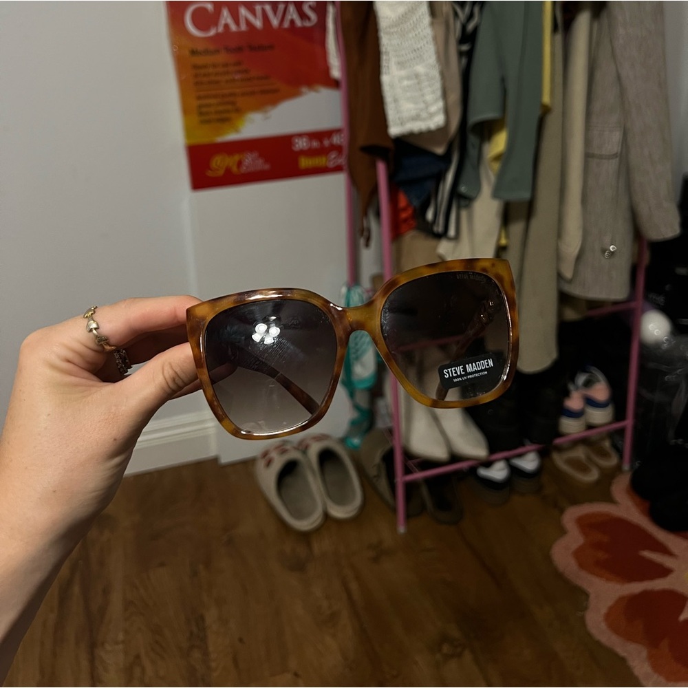 STEVE MADDEN sunglasses - Picture 1 of 11